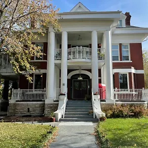 The Columns Bed & Breakfast 3*, Winnipeg Canada
