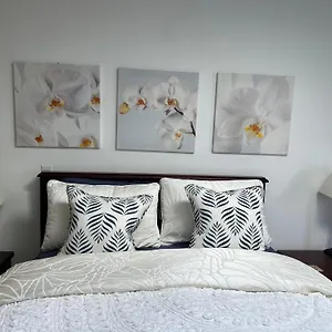 Armand Heights 5*, Ganges Canada